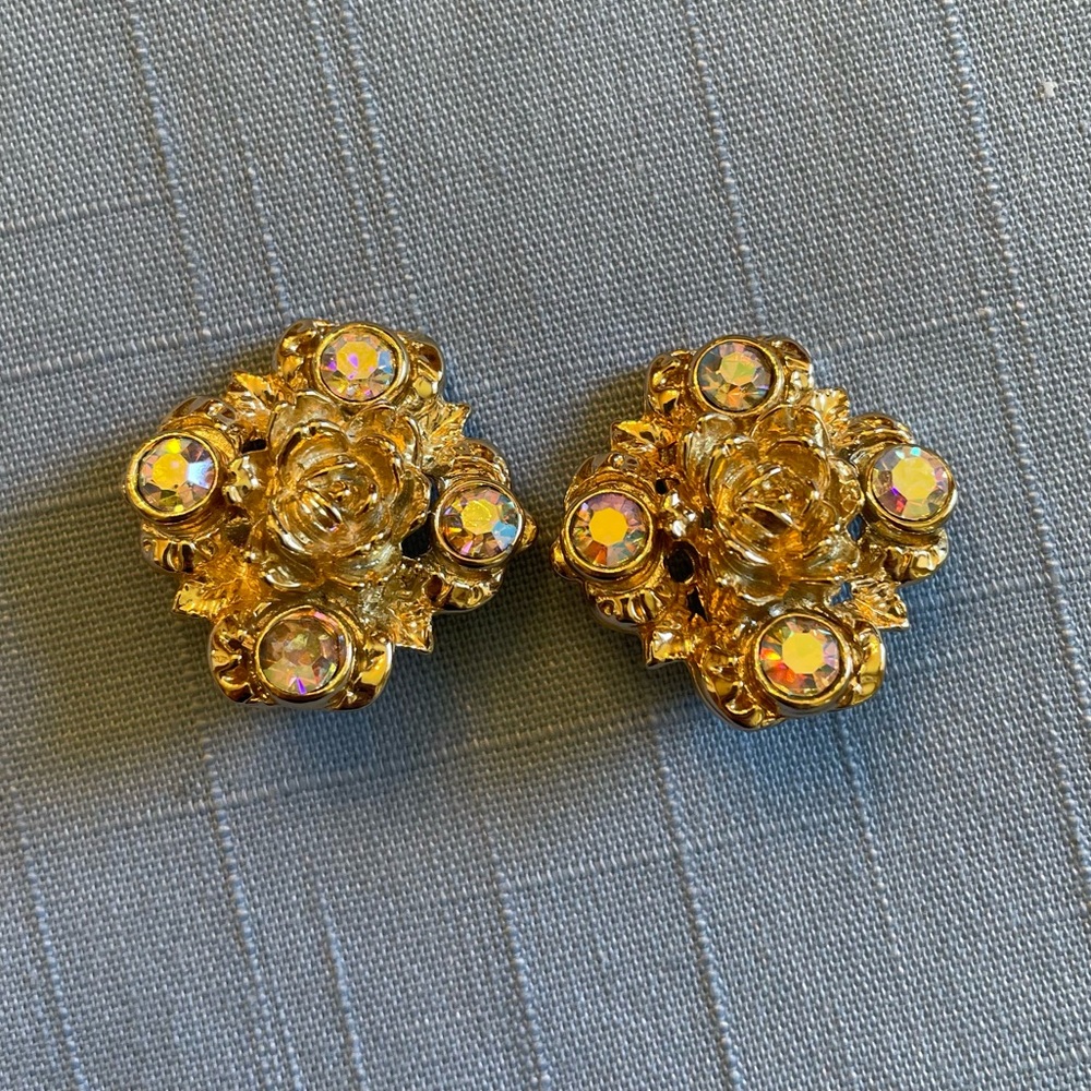 Vintage flower and faux gem clip on earrings